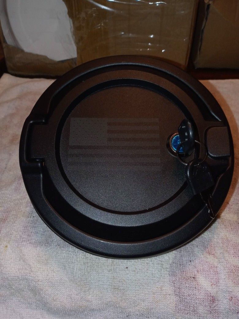 Fuel Filler Door Cover Gas Cap With Lock And Keys For Jeep Wrangler JK 2017 And Up