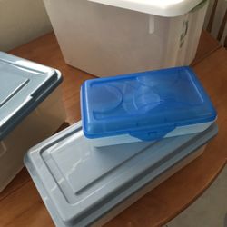 5 Small Plastic Containers 