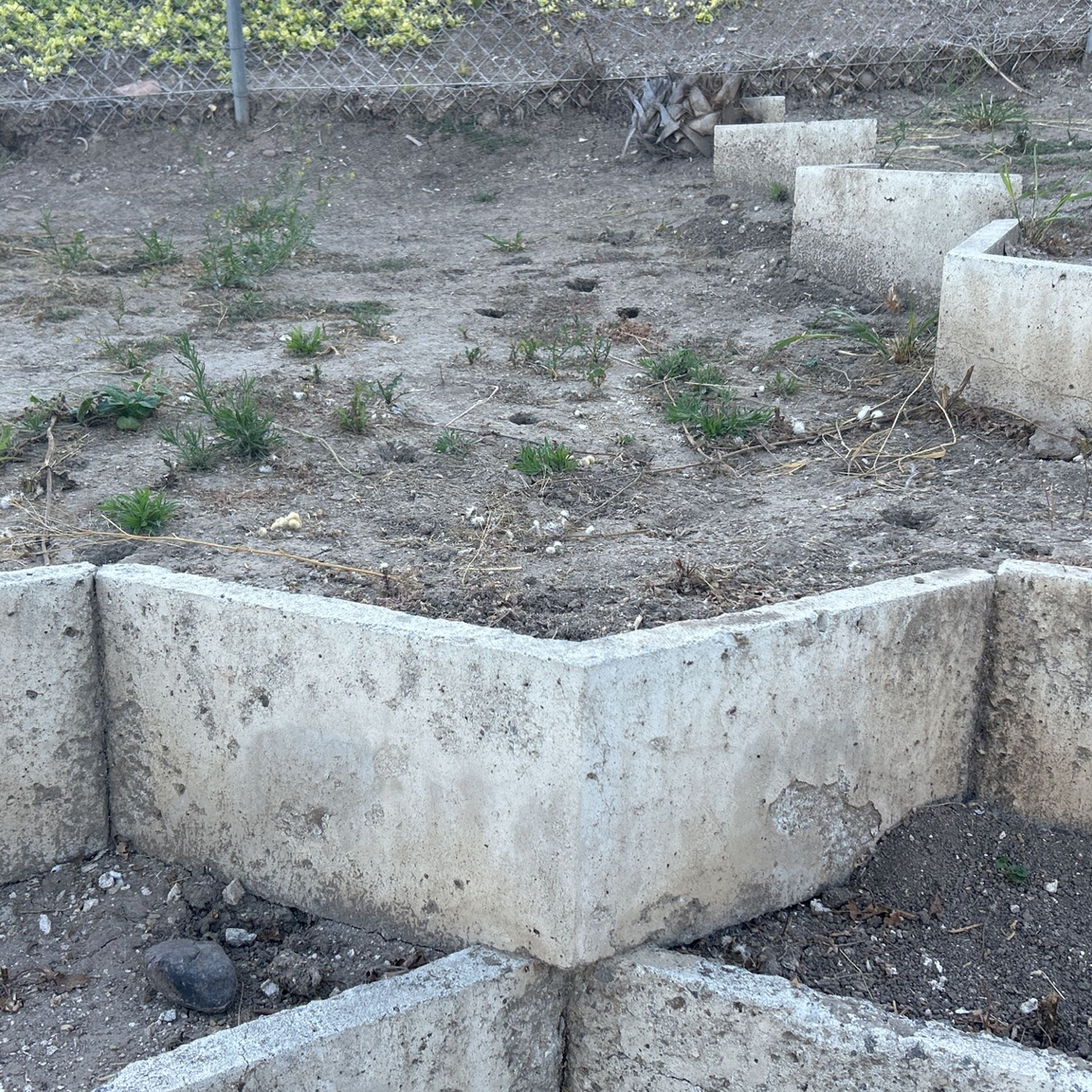Vintage Concrete Stackable Soil Retainers For Retaining Wall