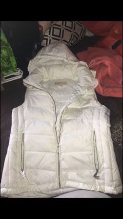 In great condition mk vest size small for women