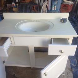 Bathroom vanity With Sink
