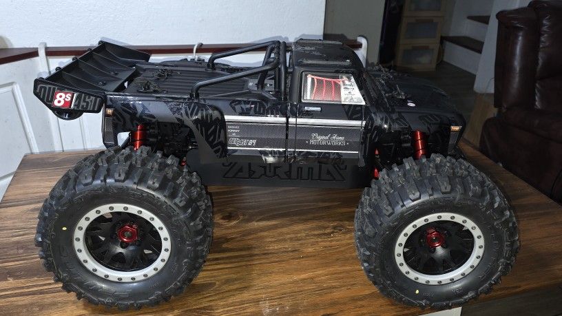 Arrma Outcast 8S BLX EXB rc