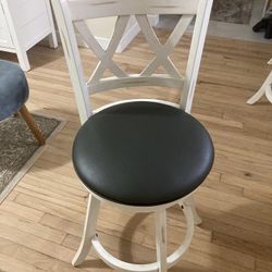 Counter Top Stool, Set Of 3 Like New Off white with dark grey cushion 