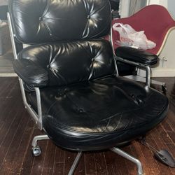 Herman Miller Eames Executive Aka Time Life Chair