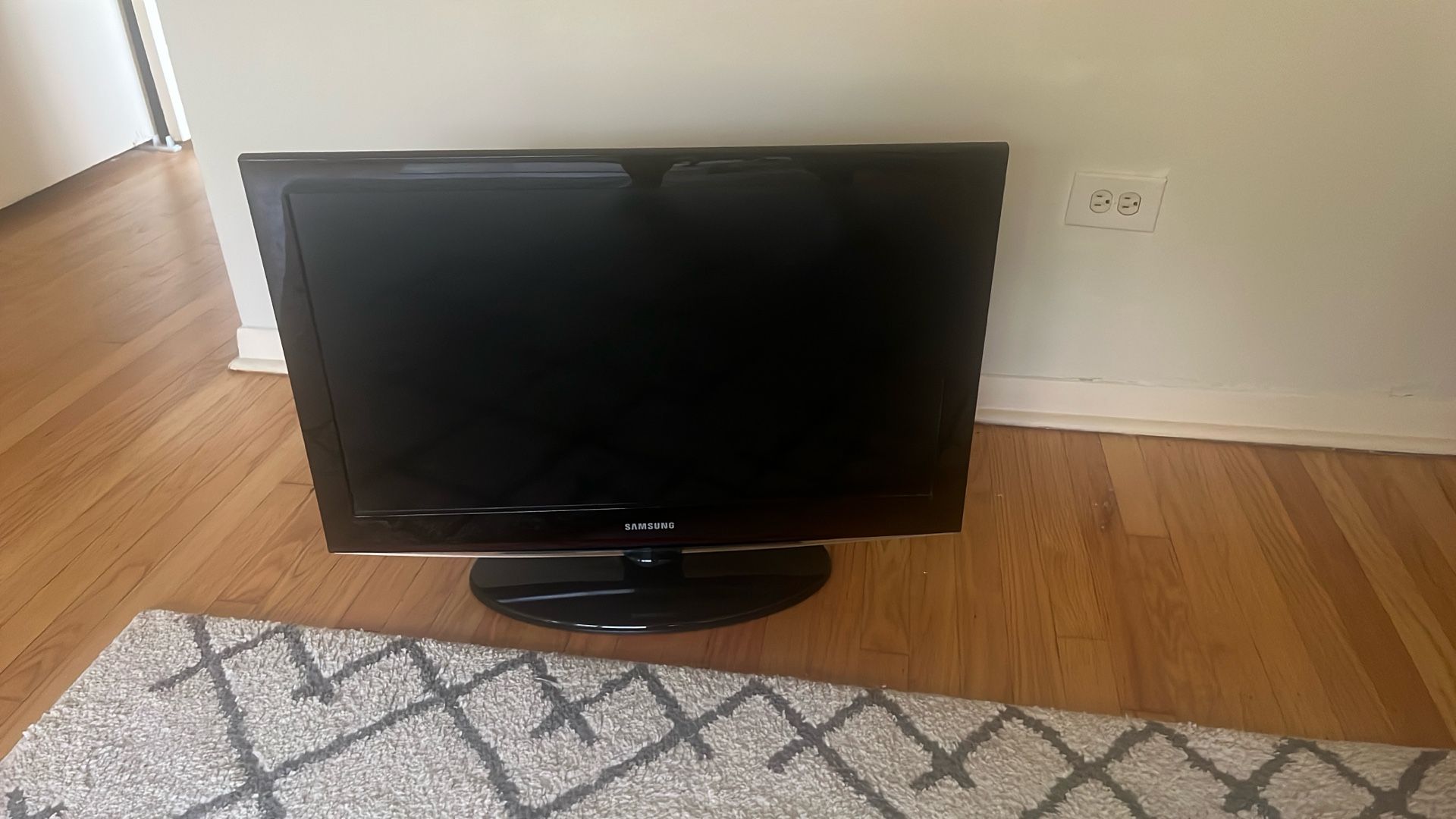 Samsung 32” TV