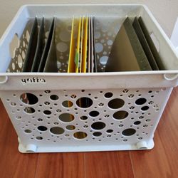 Filing papers container