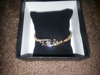 Crystal Flower Bracelets !!!