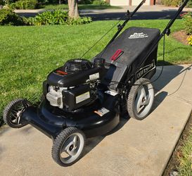 Craftsman Push Lawnmower with Honda Motor