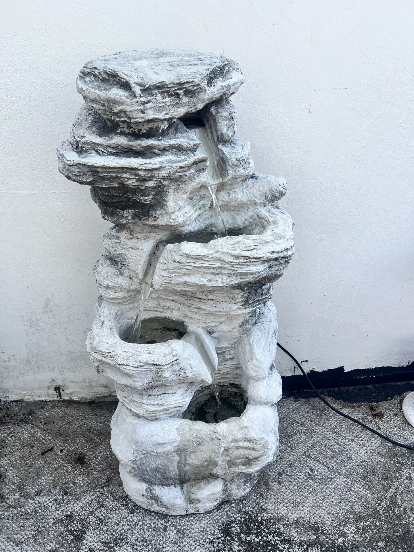 Water Fountain 39x16