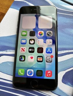 Factory Unlocked iPhone SE Black Any Carrier