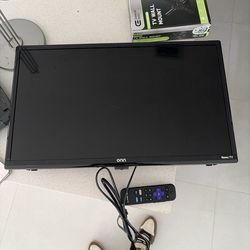 ONN TV :  24 in with remote.. box included