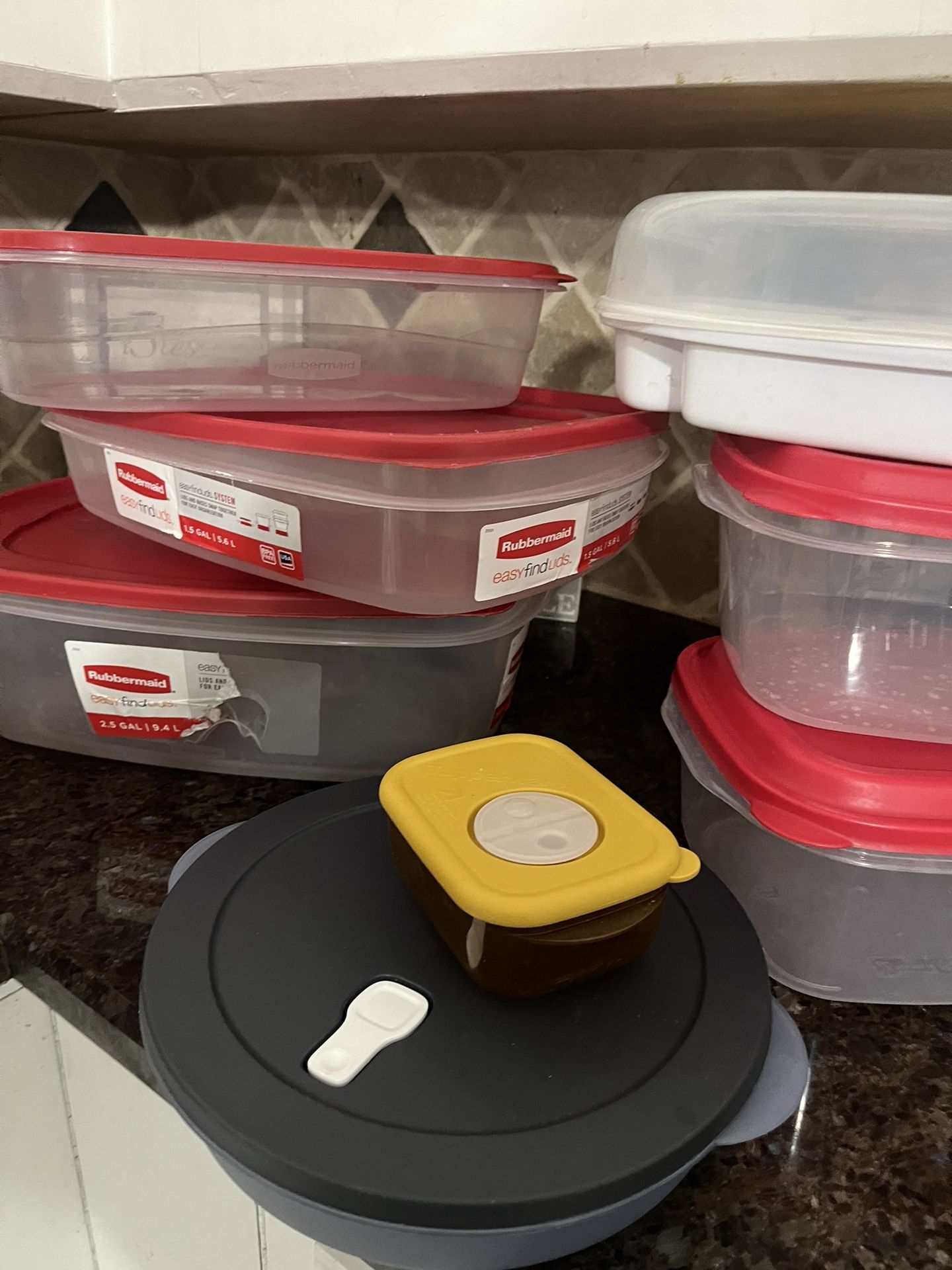 12 Containers With Lids