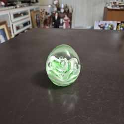 Murano Style Hand Blown Green & White Swirl Egg Shaped Art Glass Paperweight 2.75"H X 2.5"W