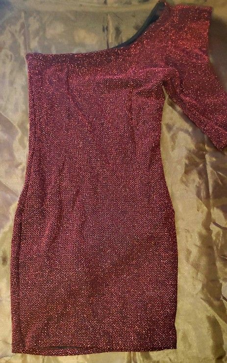 MONACO USA: Women's, Maroon/Burgundy Dress (SIZE: MEDIUM)