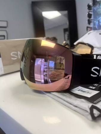 Smith I/O MAG Goggles ChromaPop Everyday Rose Gold Mirror + Bonus Lens