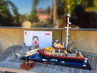 Lots of LEGO sets: Prices as marked in photos or description below