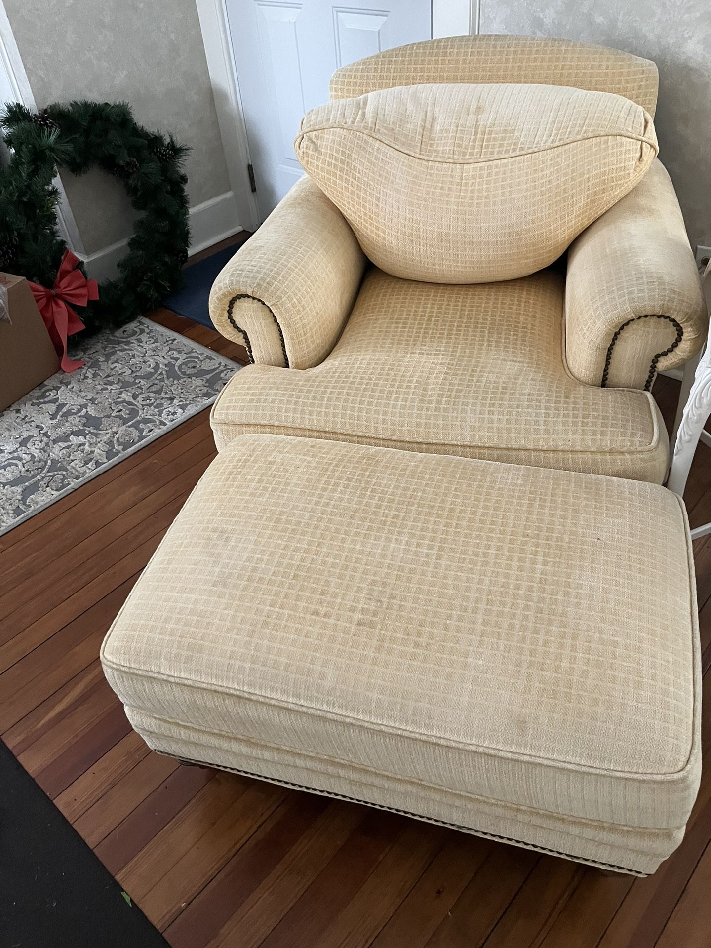 Upholstered Recline Chair