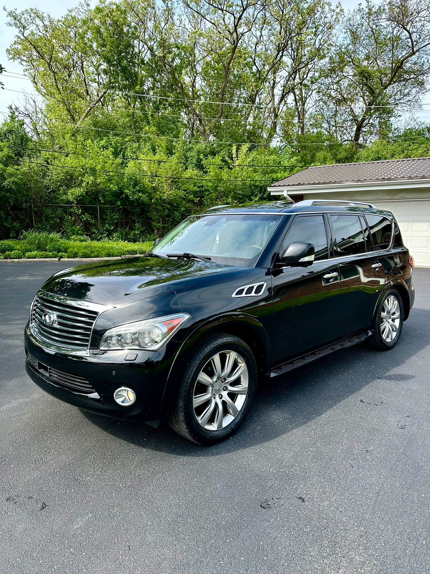 Perfect Original Photos about  2011 Infiniti Qx56 For Sale  as Your HD Pictures