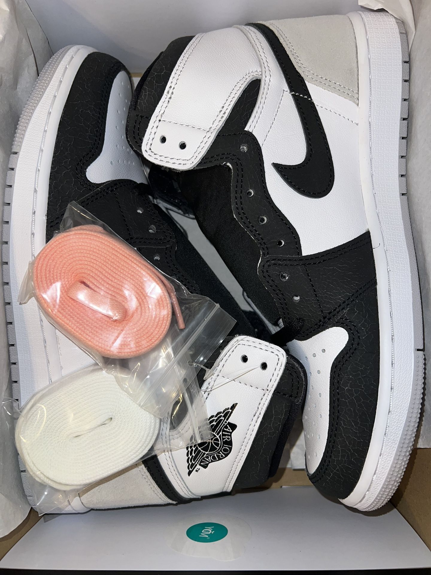 Jordan 1 “Bleached Coral”