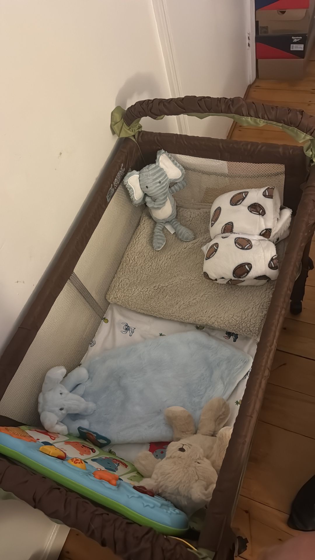 crib for newborns
