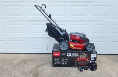 Toro  Recycler 60V  21" Push  Lawn Mower.
4ah  Flex -Force  Battery  and charger included.