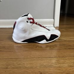 Jordan 21 white varsity red size 9.5