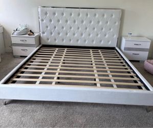 Brand new king bed frame / Delivery available