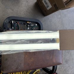 Fluorescent Lights 4 Feet Long