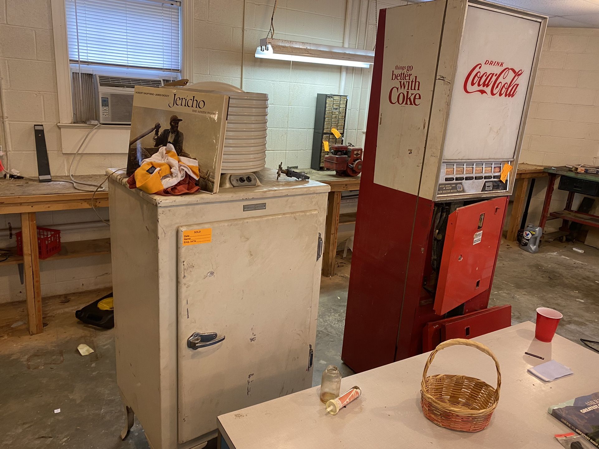 1930s GE refrigerator and Coca-Cola machine