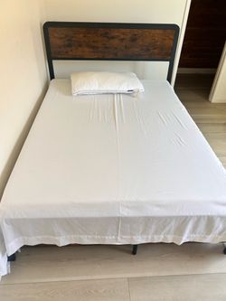 Full size bed