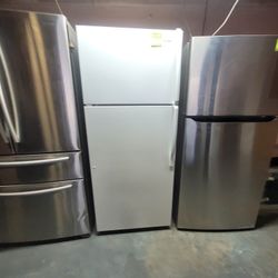 Apart ment Ref rigerator Whirl pool Top Mounted Unit Fully Covered Warranty!