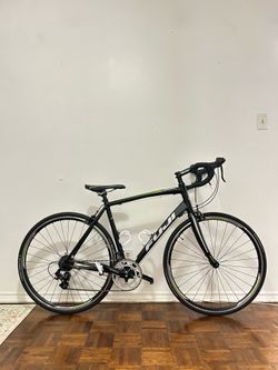 Fuji Sportif 2.5 | 56CM (M/L) | Road Bike