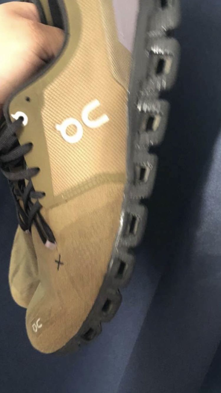 On Cloud Shoes Size 10