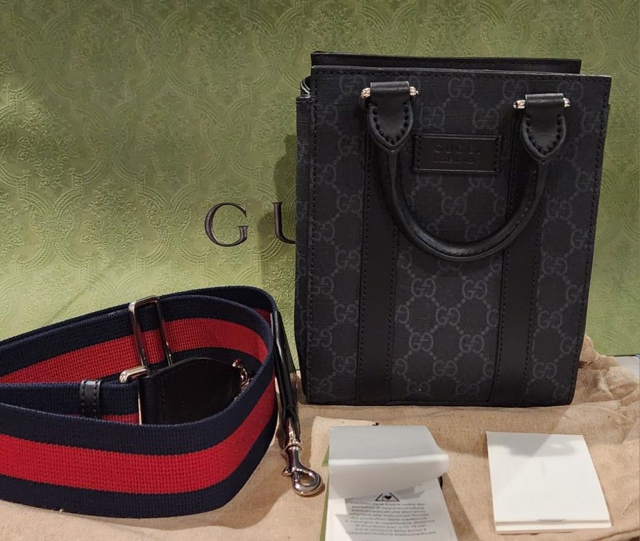 Gucci Supreme mini tote