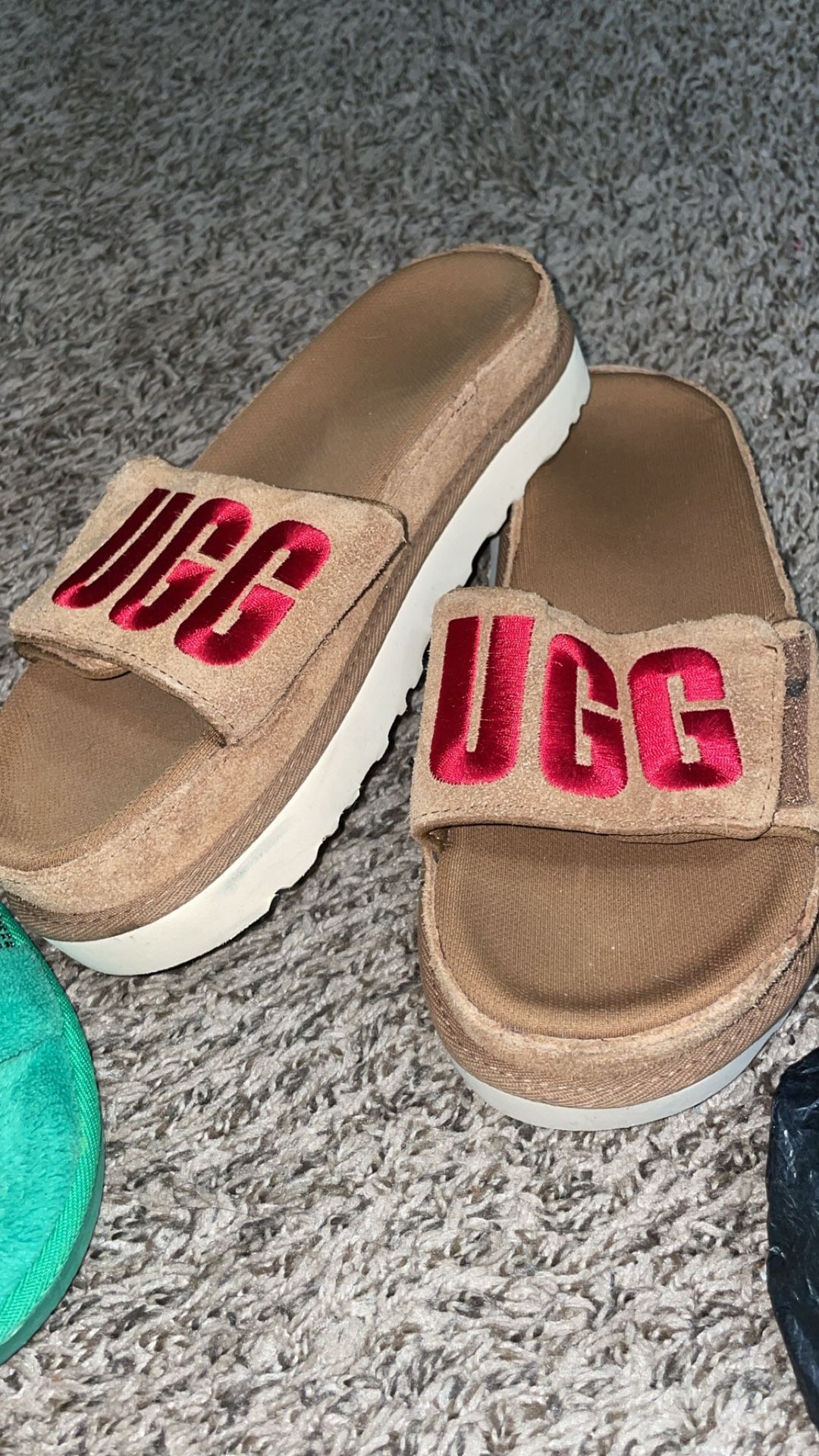 UGGS