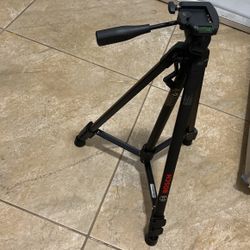 Bosch BT150 Compact Tripod with Extendable Height for Use with Line Lasers, Point Lasers, and Laser Distance Tape Measuring Tools, Black