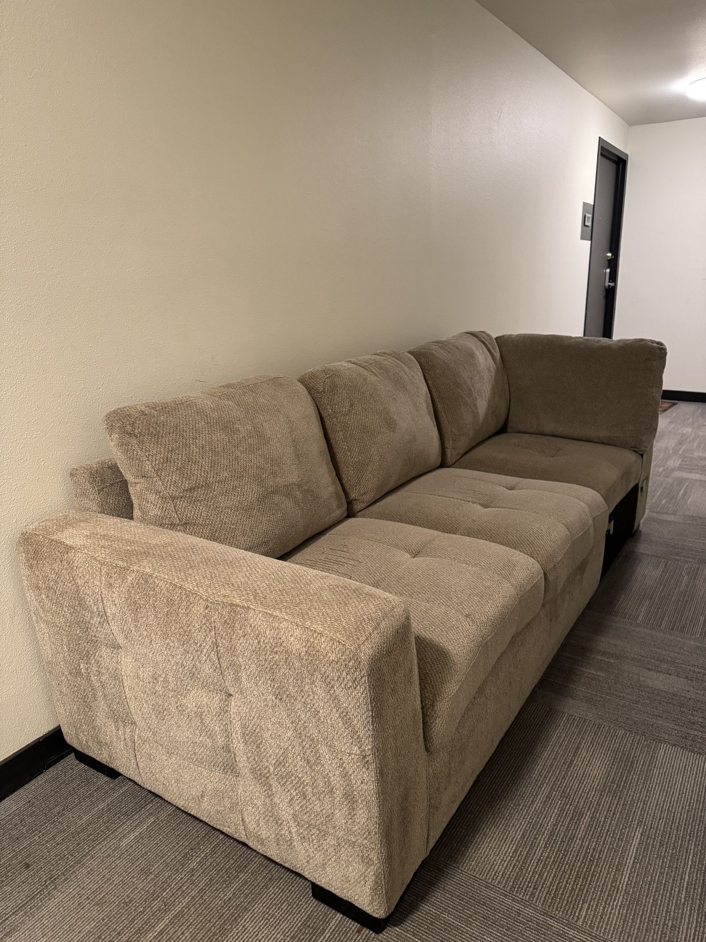 3-seater couch, pick up near seattle university