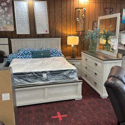 Queen Size Bed Room Set