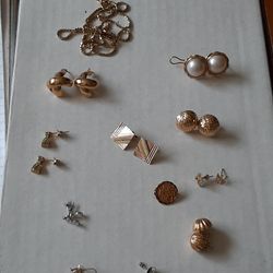 Huge 14 Kt gold earring  variety And  1/2 ounce 18 Kt gold chain