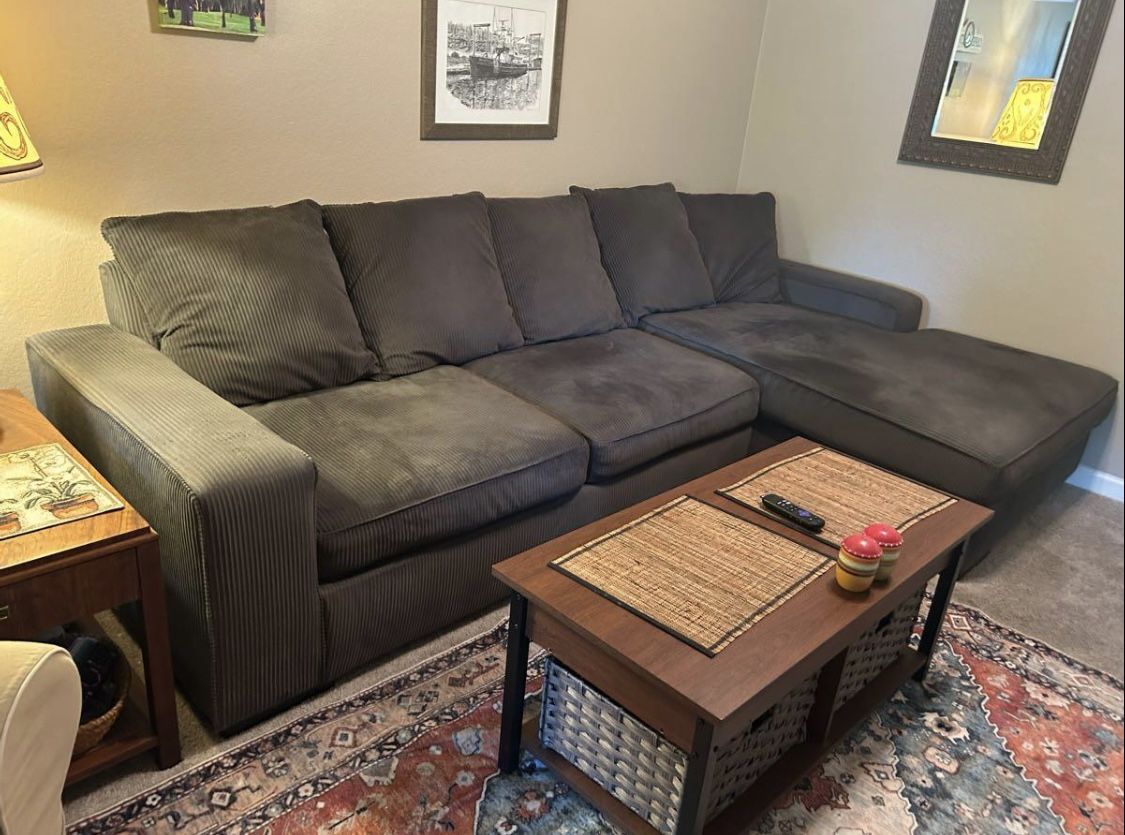 Lindyn Fog Sectional with Chaise – Plush, Stylish, and Spacious!