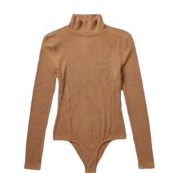 NWT Vuori Bleeker Bodysuit Caramel Turtleneck Size medium Long Sleeve Thong