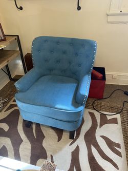 Brogyn Wingback Chair