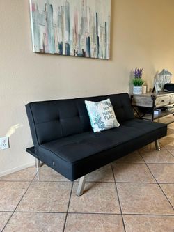 Beautiful Black Futon couch  from Ashley furniture LIKE NEW!!