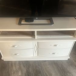 FREE TV Stand / Dresser – DIY Project l – 3rd Floor Pickup