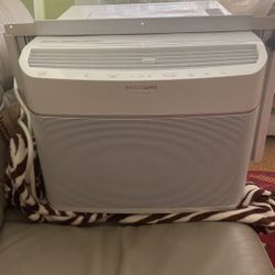 Air Condtioner, AC With A Remote