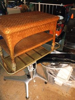 COFFEE  TABLE  VINTAGE BAMBOO WICKER