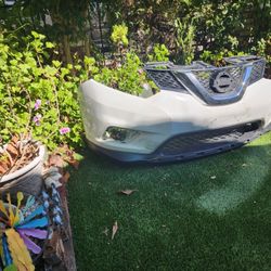 2016  Nissan Rogue  Bumper Frontal  Usado