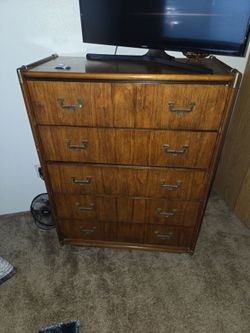 Dresser