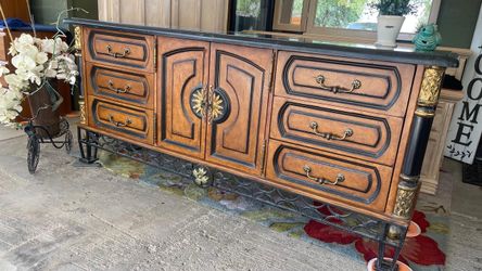 Gorgeous Mármol top whit metal base dresser set