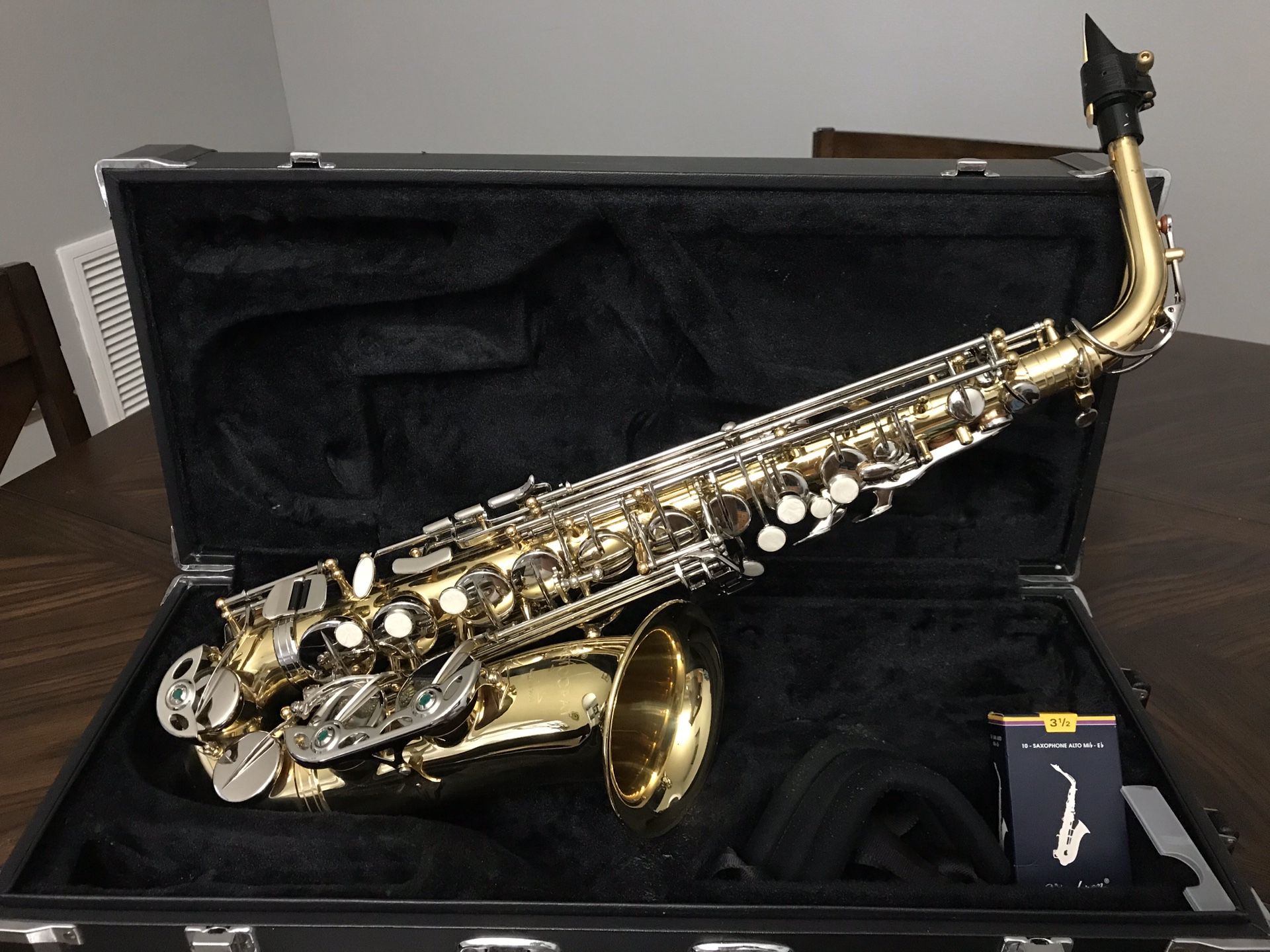 Selmer Saxophone AS600